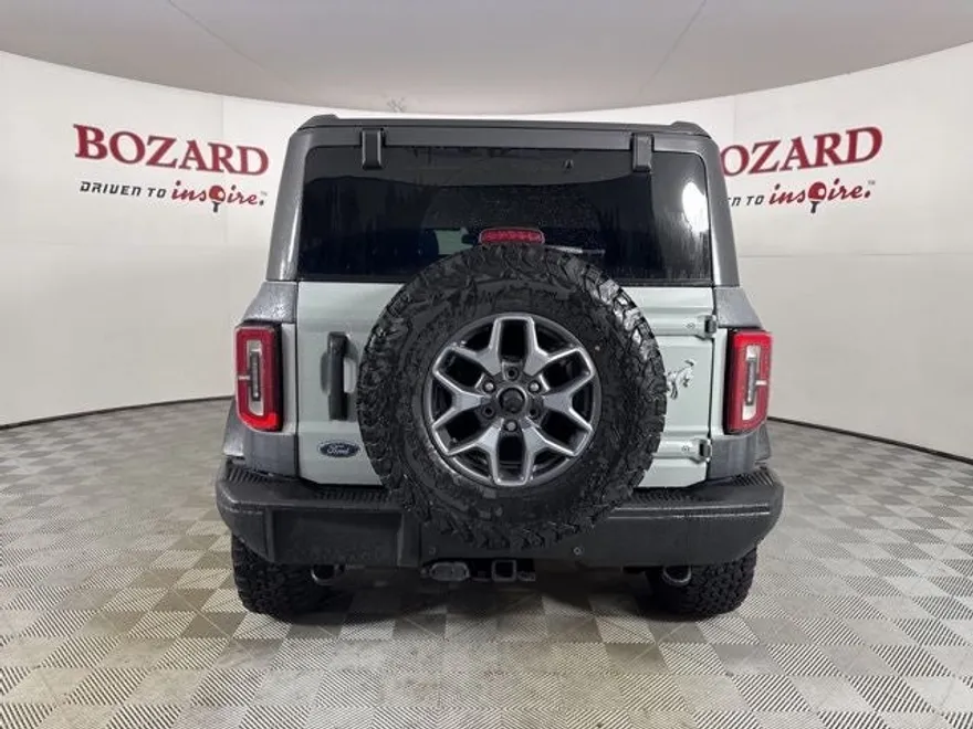 2023 Ford Bronco Badlands photo 1