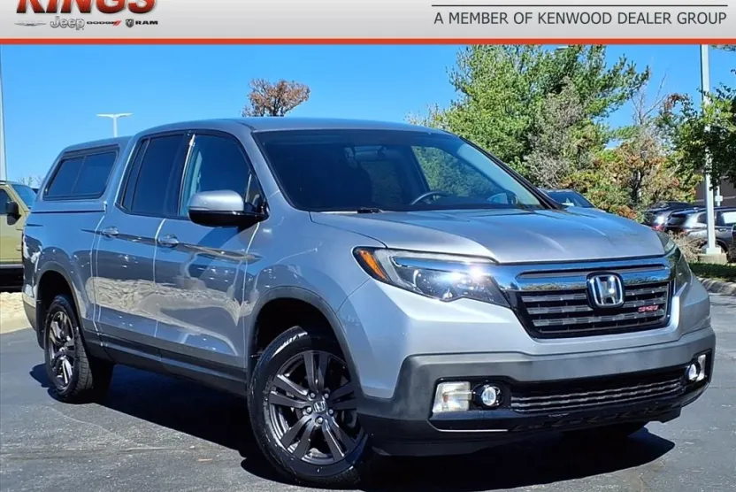 2019 Honda Ridgeline Sport photo 1