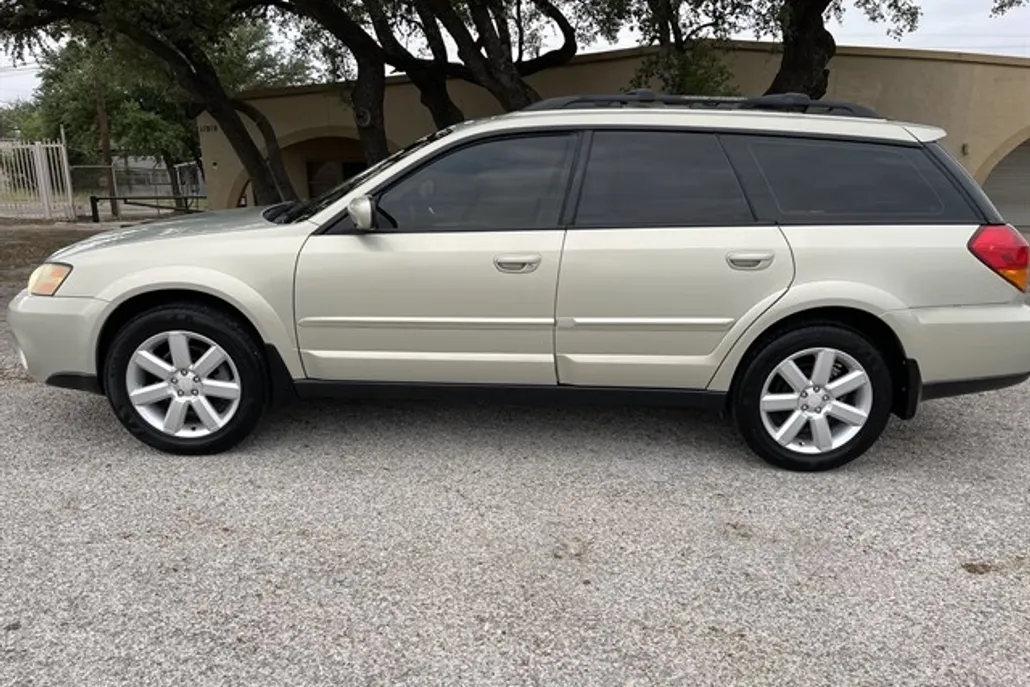 2006 Subaru Legacy Outback 2.5i Limited photo 1