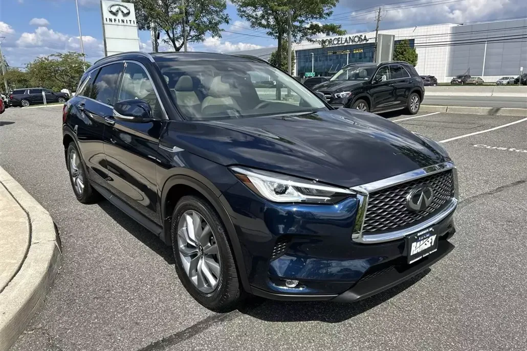 2021 Infiniti QX50 Luxe photo 1