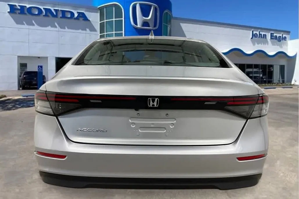 2025 Honda Accord LX photo 1