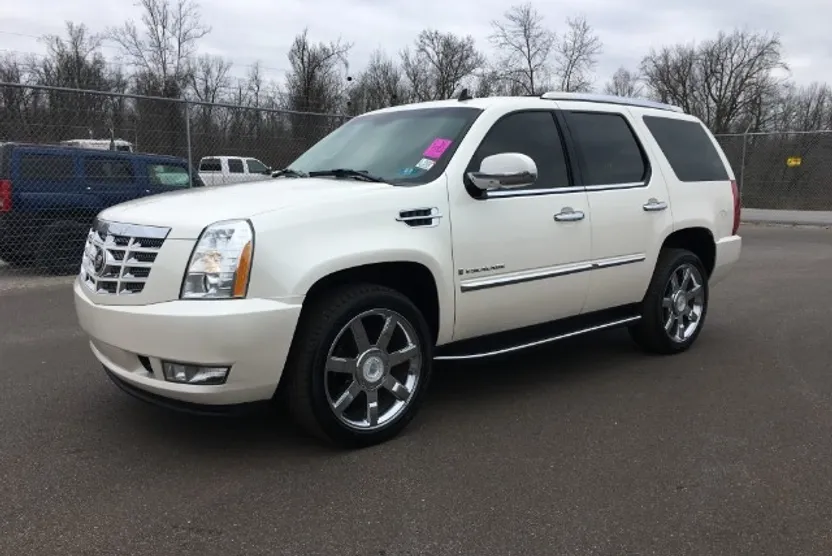 2007 Cadillac Escalade Luxury photo 1