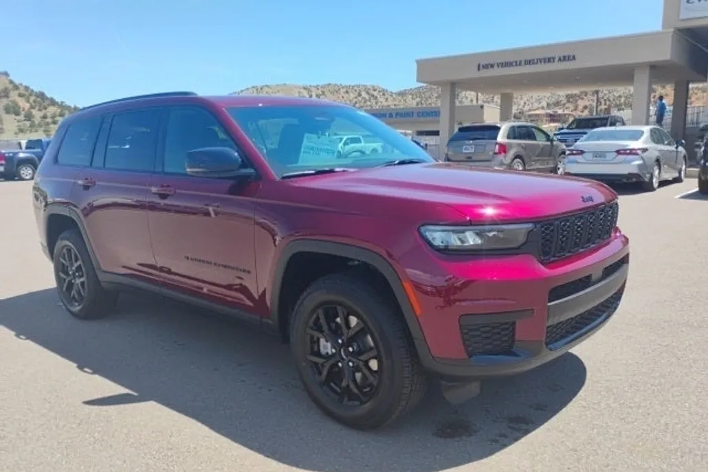 2025 Jeep Grand Cherokee Altitude X photo 1
