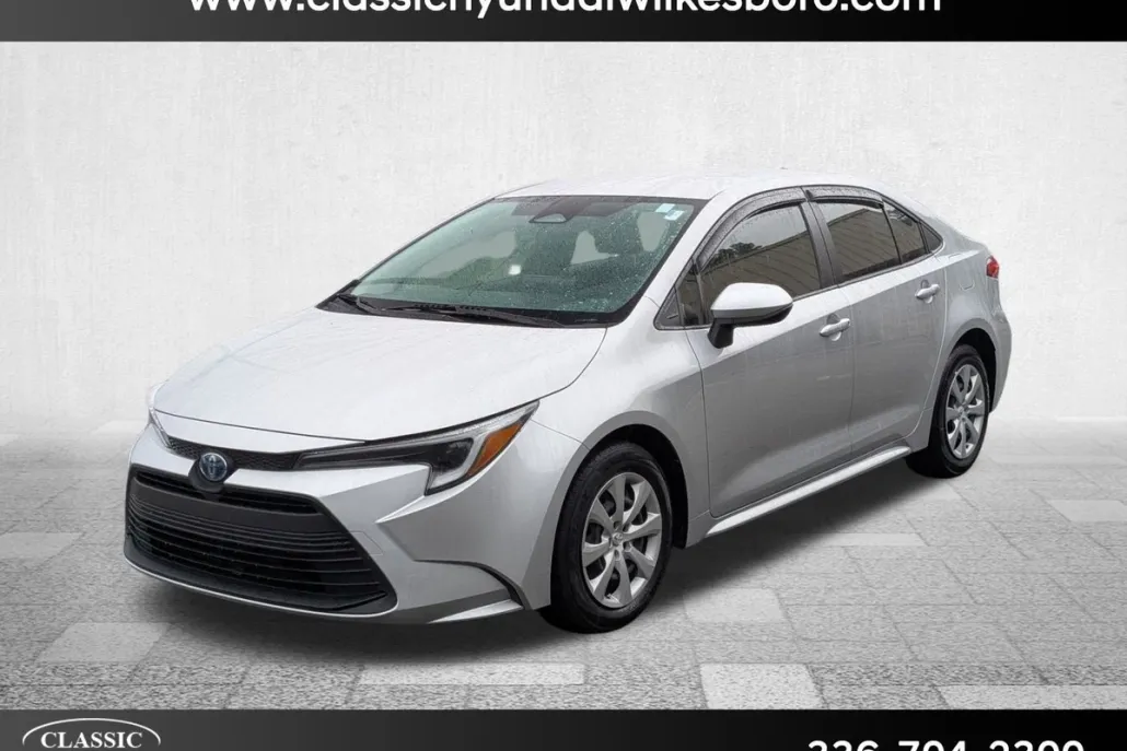 2023 Toyota Corolla Hybrid XLE photo 1