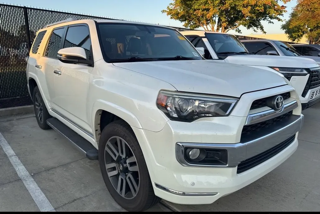 2014 Toyota 4Runner Limited photo 1