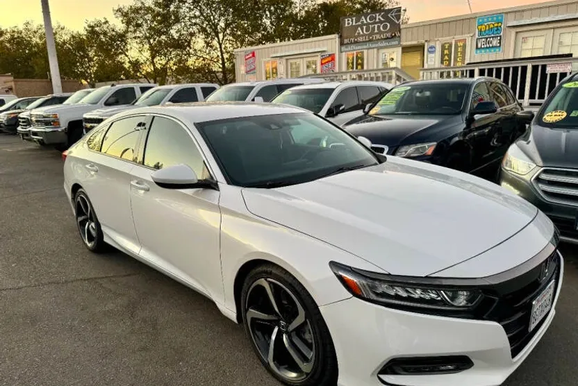 2018 Honda Accord Sport photo 1