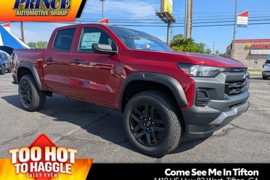 2025 Chevrolet Colorado Trail Boss photo 1