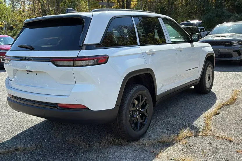 2025 Jeep Grand Cherokee Altitude X photo 1