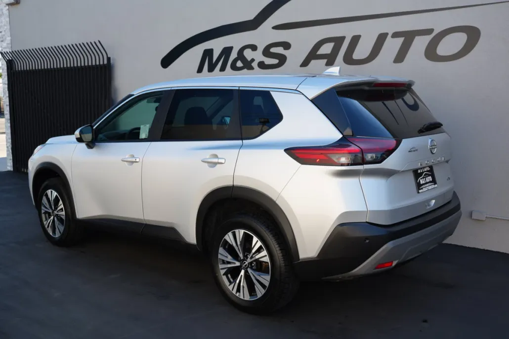 2023 Nissan Rogue SV photo 1