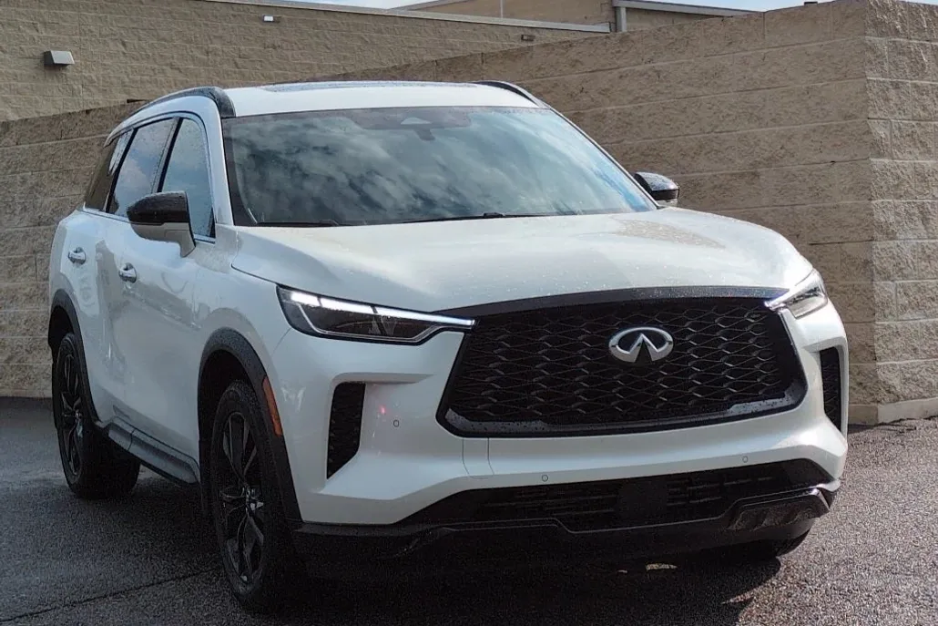 2025 Infiniti QX60 Luxe photo 1