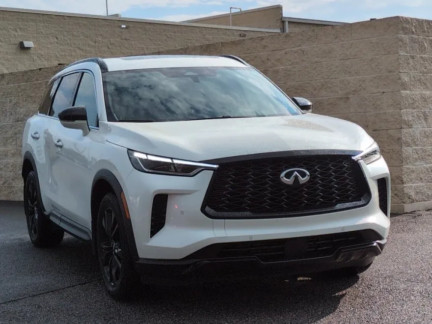 2025 Infiniti QX60 Luxe photo 1