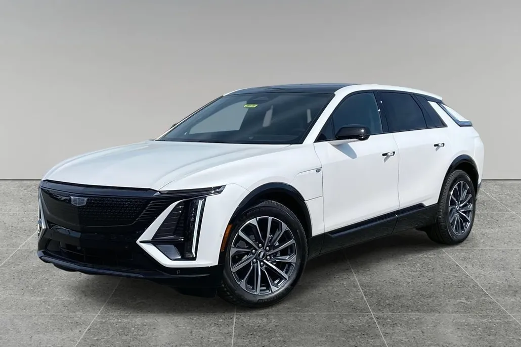 2025 Cadillac Lyriq Sport photo 1