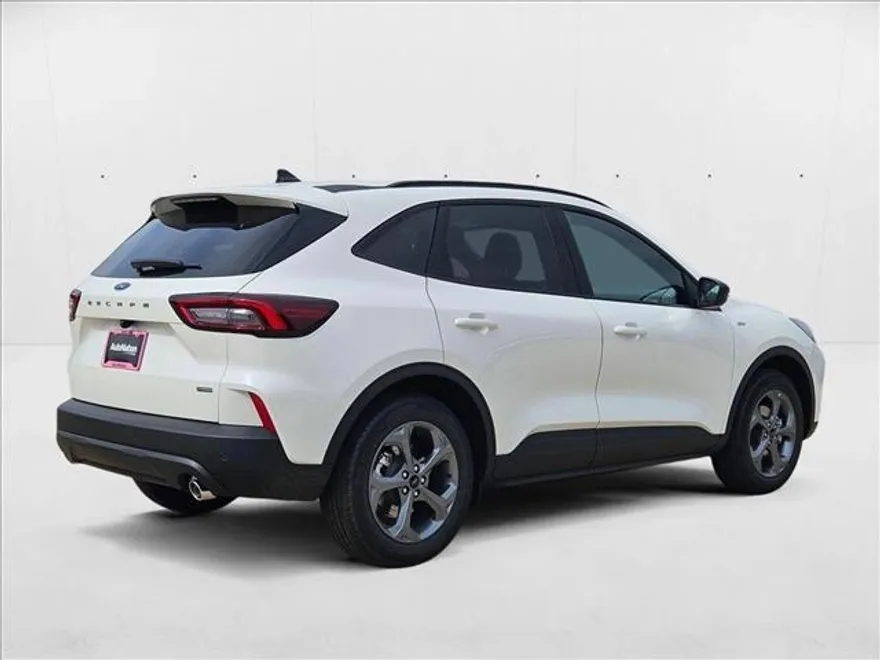 2025 Ford Escape ST-Line photo 1