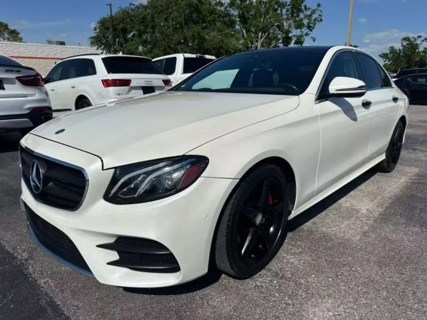 2017 Mercedes Benz E 300 Sedan photo 1