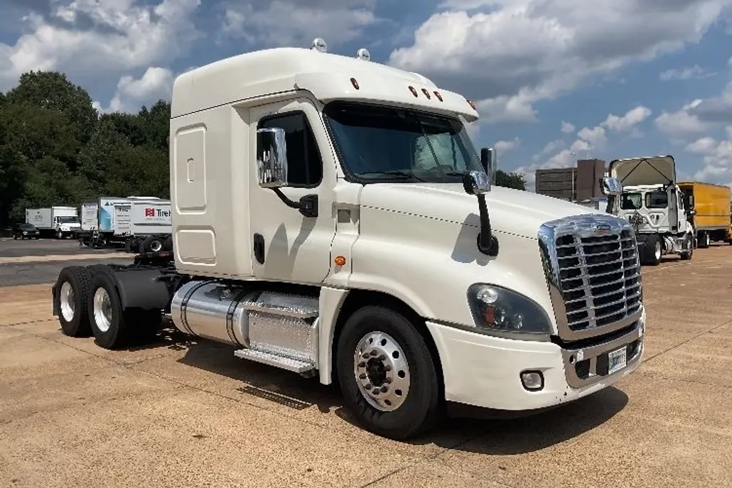 2019 Freightliner Cascadia 125" Sleeper Cab photo 1