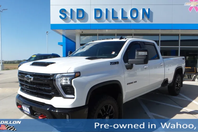 2025 Chevrolet Silverado 2500HD LT photo 1