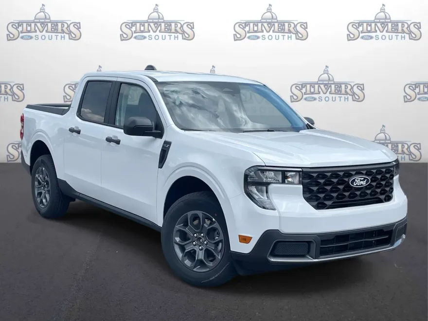 2025 Ford Maverick XLT photo 1