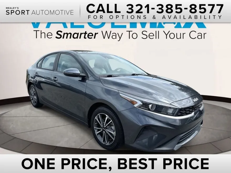 2022 Kia Forte LXS photo 1