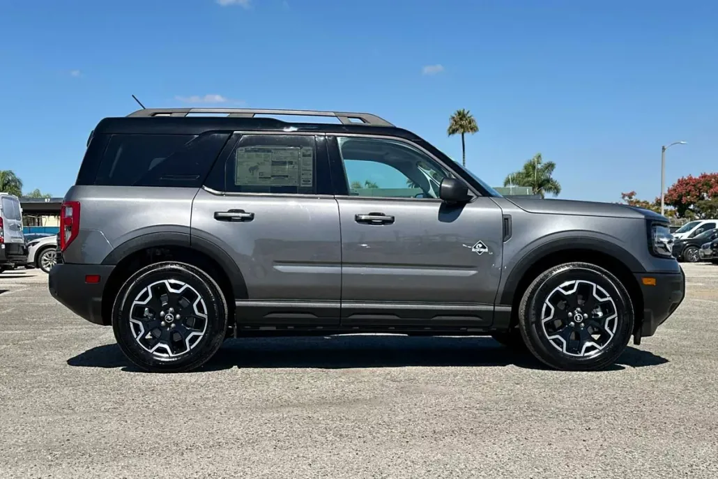 2025 Ford Bronco Sport Outer Banks photo 1