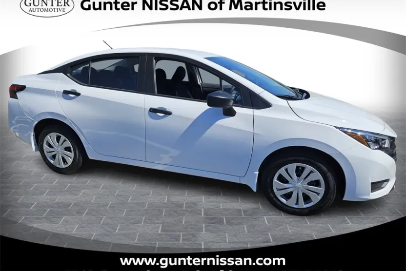 2025 Nissan Versa 1.6 S photo 1
