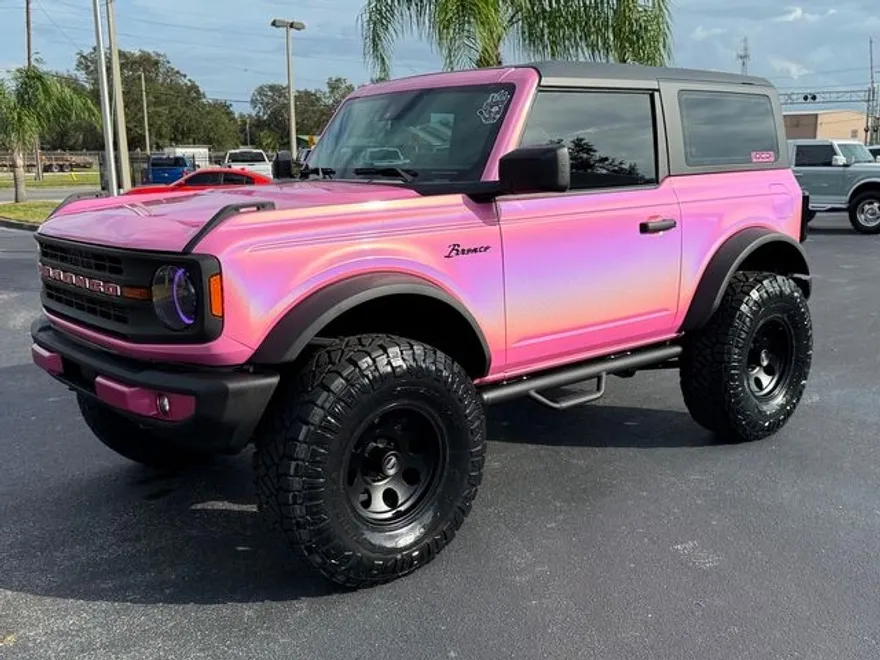 2023 Ford Bronco photo 1