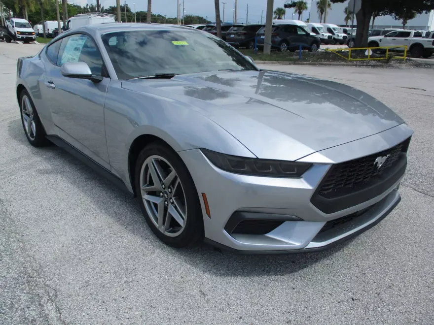 2025 Ford Mustang EcoBoost photo 1