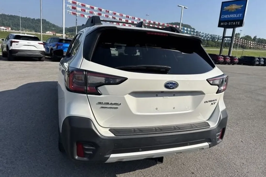 2021 Subaru Outback Limited XT photo 1