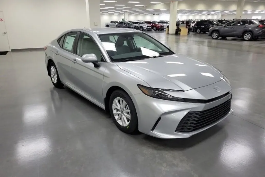 2026 Toyota Camry LE photo 1