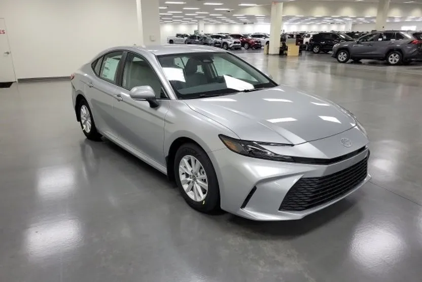 2026 Toyota Camry LE photo 1