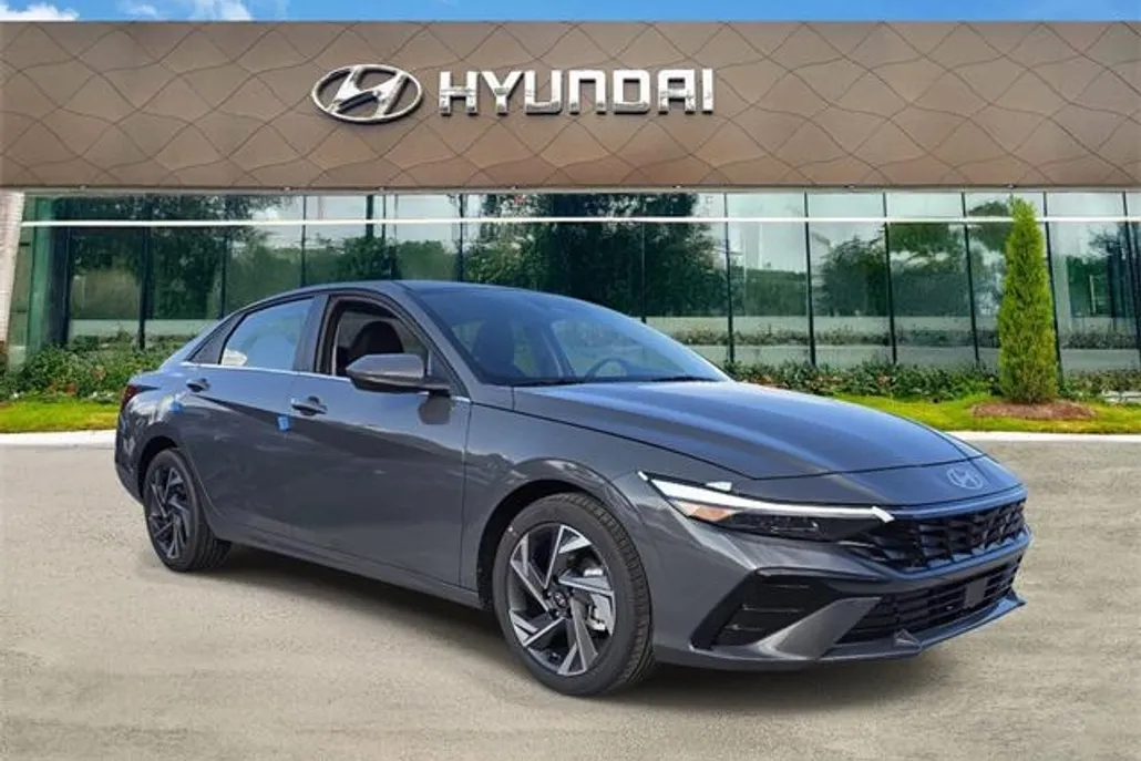 2025 Hyundai Elantra SEL Convenience photo 1