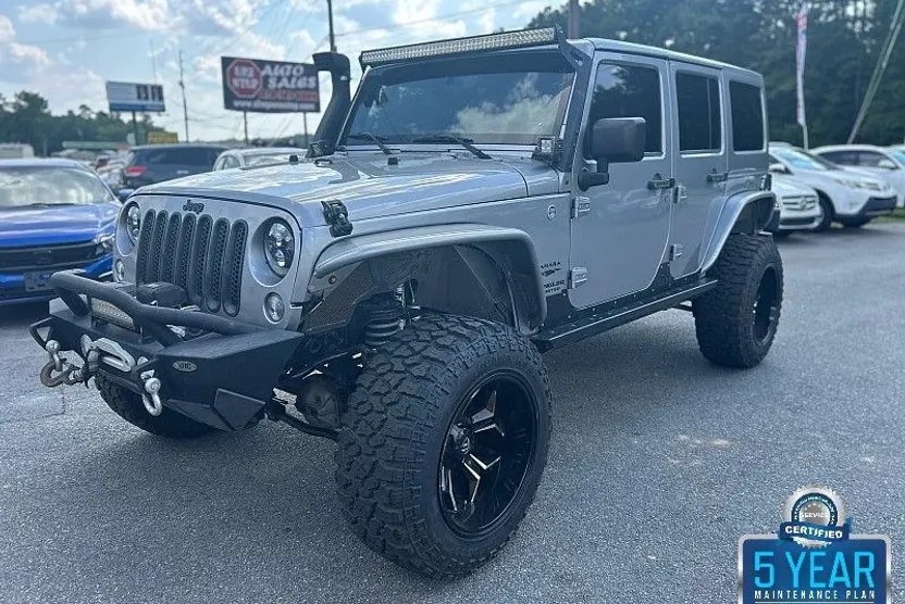 2014 Jeep Wrangler Unlimited Sahara photo 1