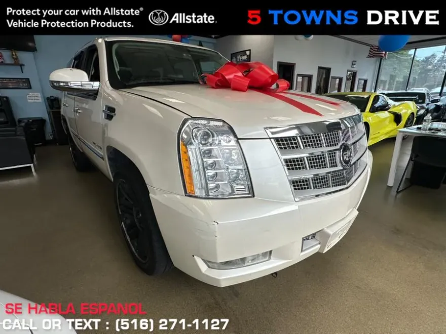 2011 Cadillac Escalade Platinum photo 1