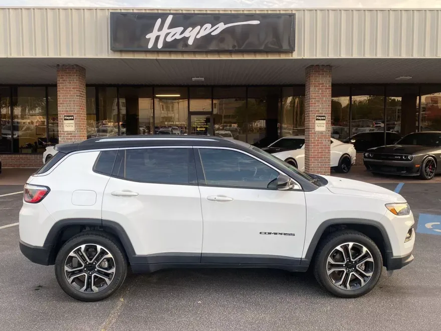 2022 Jeep Compass Limited photo 1