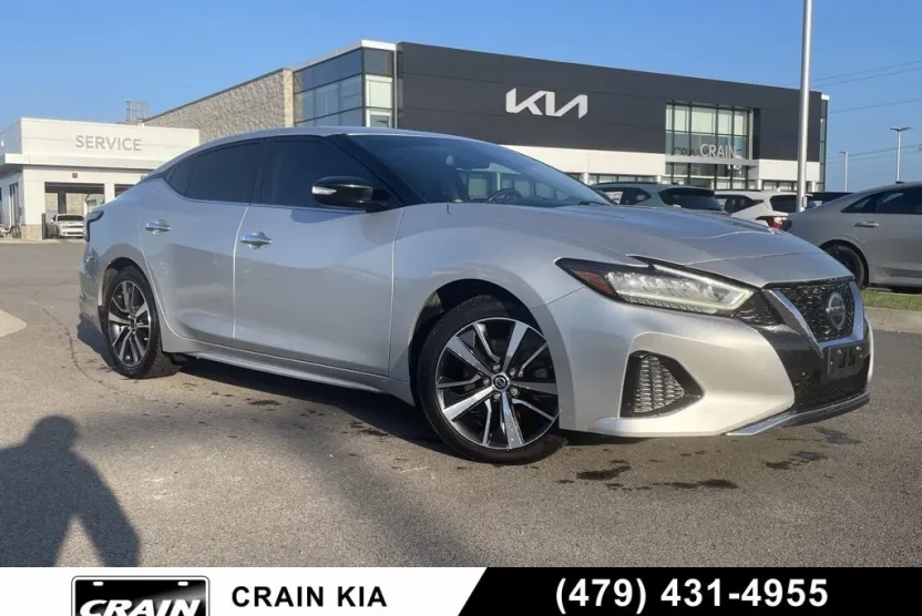 2020 Nissan Maxima SV photo 1