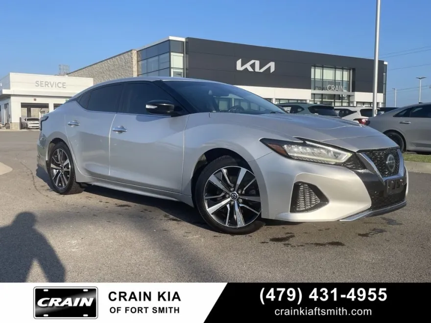 2020 Nissan Maxima SV photo 1