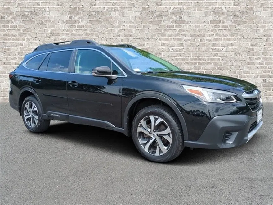 2022 Subaru Outback Limited photo 1