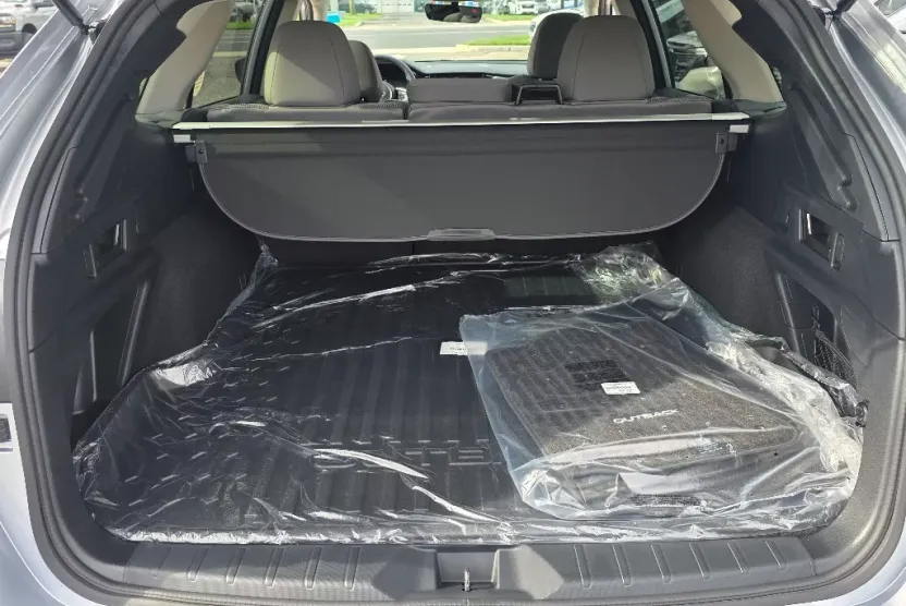 2025 Subaru Outback Premium photo 1