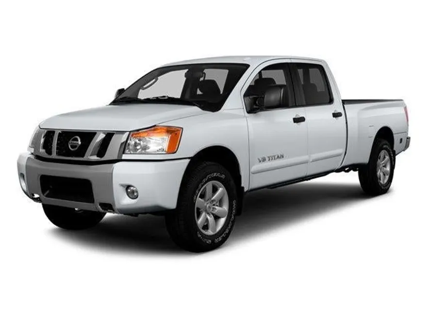 2014 Nissan Titan SL photo 1