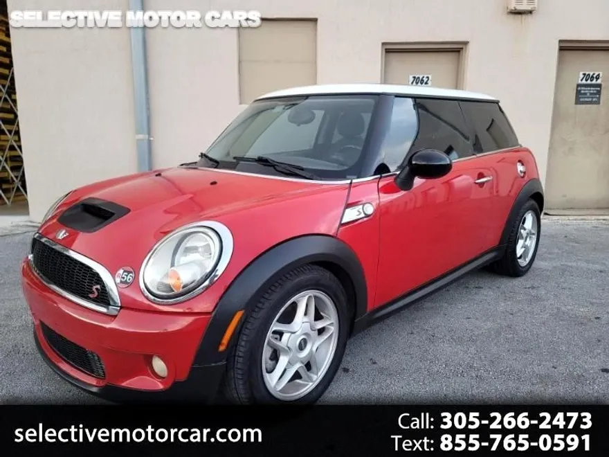2010 Mini Cooper S photo 1