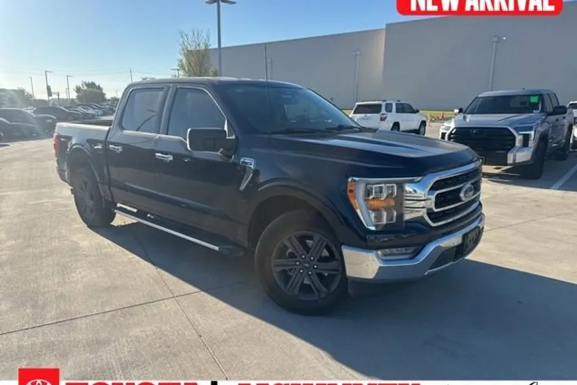 2023 Ford F-150 XLT photo 1