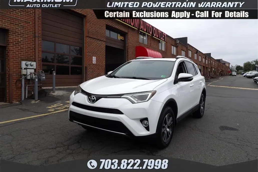 2016 Toyota RAV4 XLE photo 1