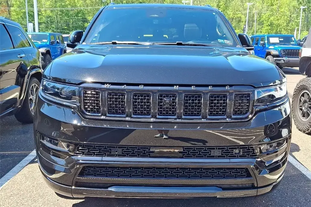 2024 Jeep Grand Wagoneer III photo 1