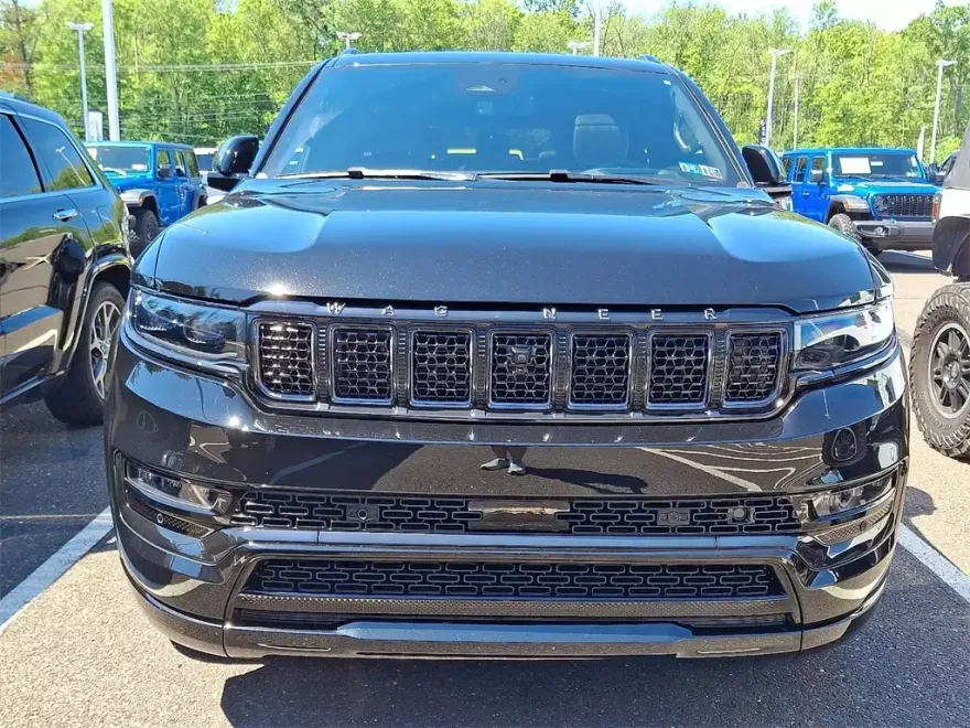 2024 Jeep Grand Wagoneer III photo 1