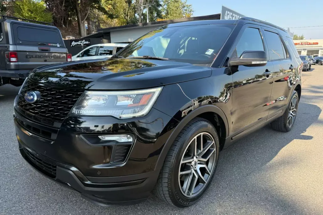 2018 Ford Explorer Sport photo 1