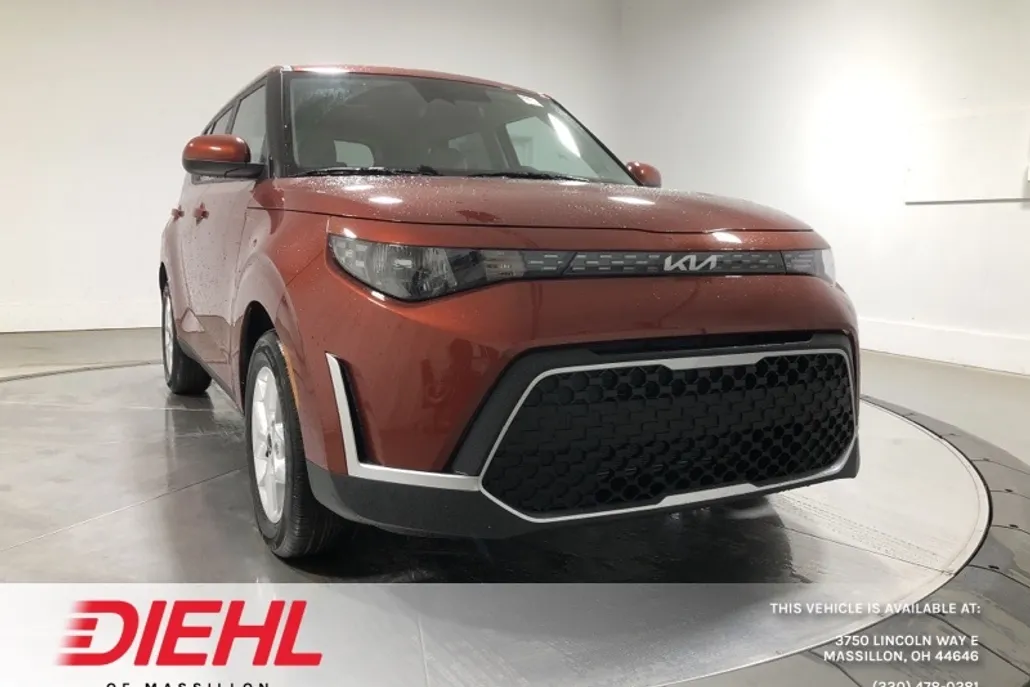 2025 Kia Soul LX photo 1
