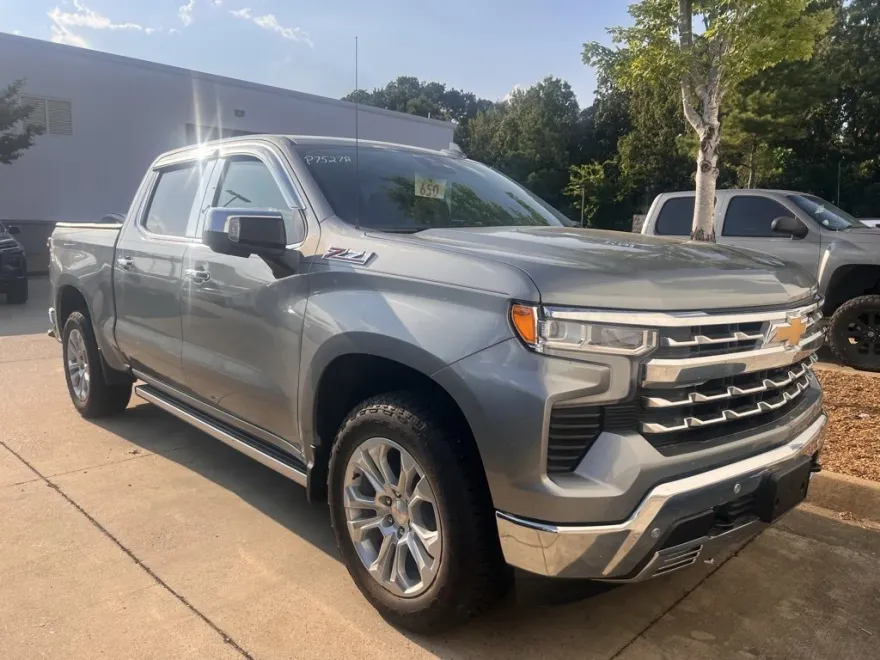 2023 Chevrolet Silverado 1500 LTZ photo 1