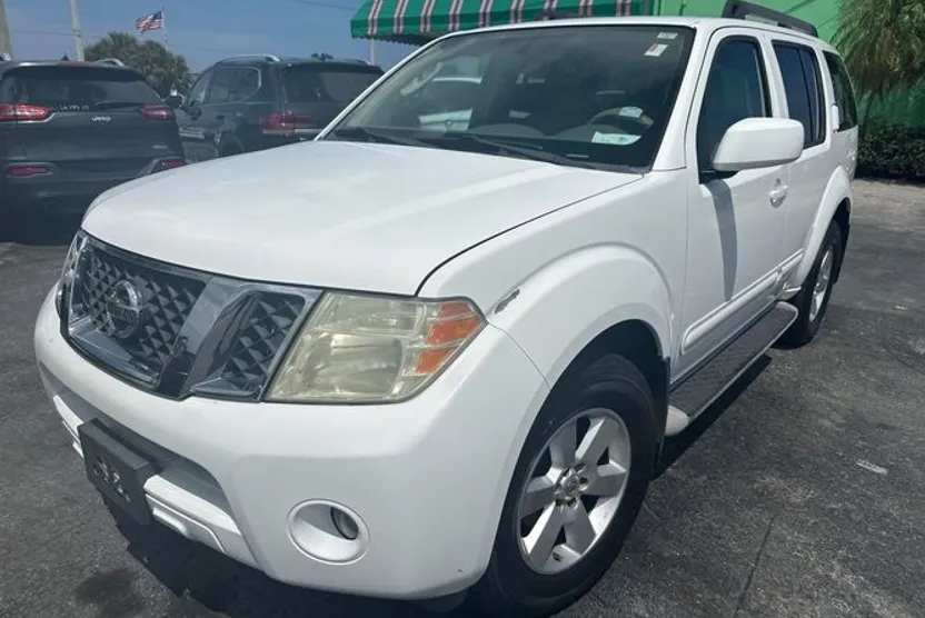 2016 Nissan Pathfinder SL photo 1