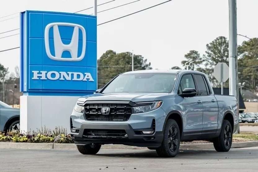 2025 Honda Ridgeline Black Edition photo 1