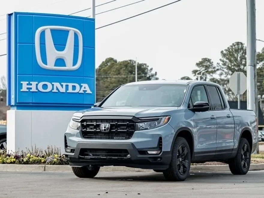 2025 Honda Ridgeline Black Edition photo 1