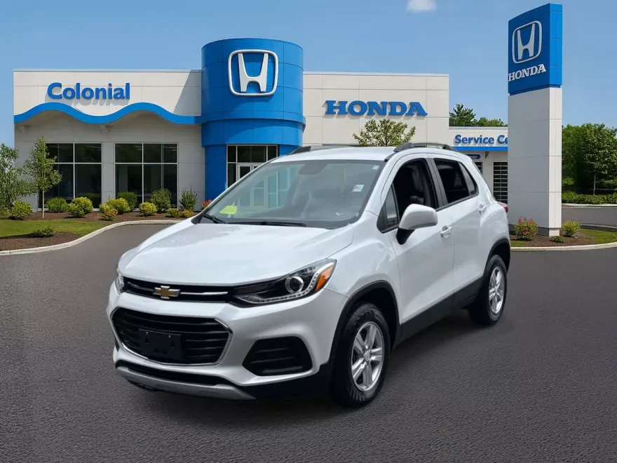 2022 Chevrolet Trax LT photo 1